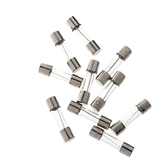 Per price 15A  standard electrical safety components  designed to protect circuits from overcurrent conditions.